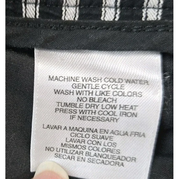 Jones New York Sport Women's Long Shorts Twill Bermuda Stripes 11" Inseam Size 8 - Picture 10 of 10